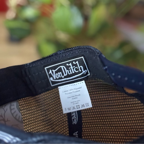 💙Sold❤️ NWT Von Dutch Navy and White Stripe Trucker Hat - SnapBack - Picture 5 of 7